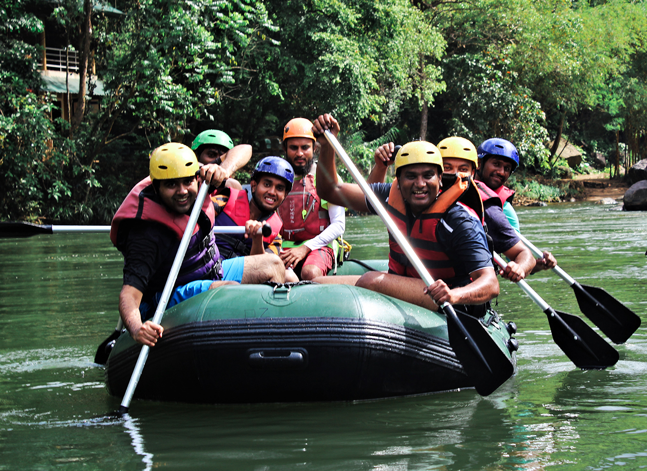 Gang of Friends - Enjoying fun moments and unforgettable adventures 