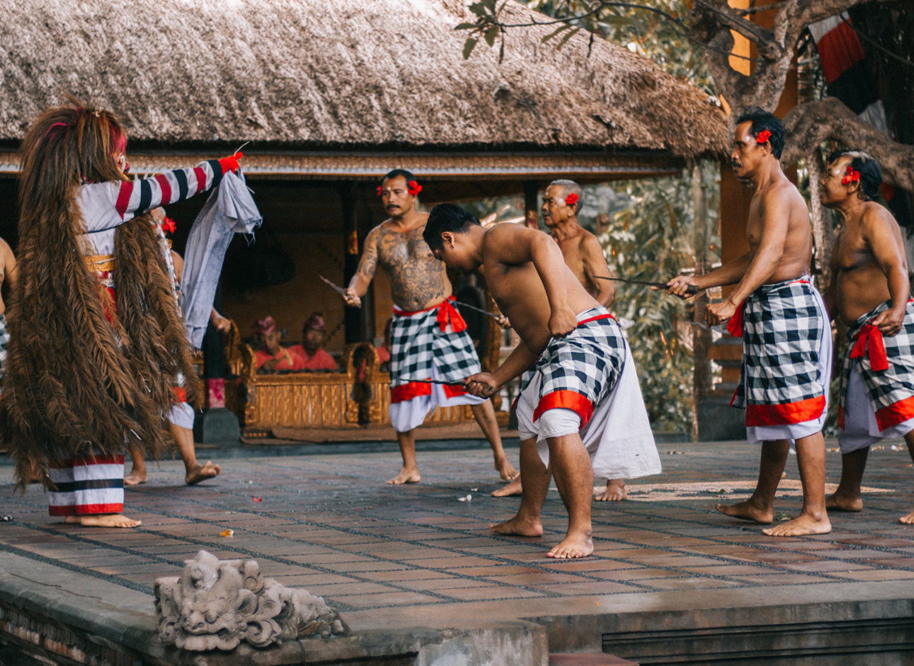 Cultural Shows - Vibrant performances and rich traditions