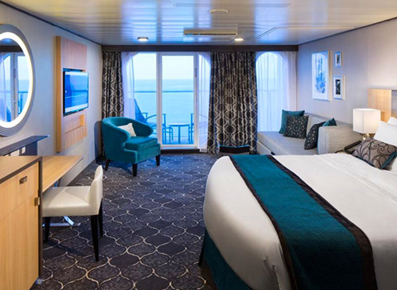 Luxury Cruise - Experience the ultimate in luxury and relaxation on a lavish cruise