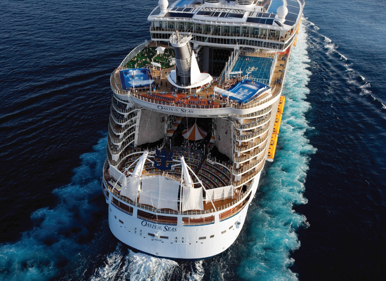 Luxury Cruise - Experience the ultimate in luxury and relaxation on a lavish cruise