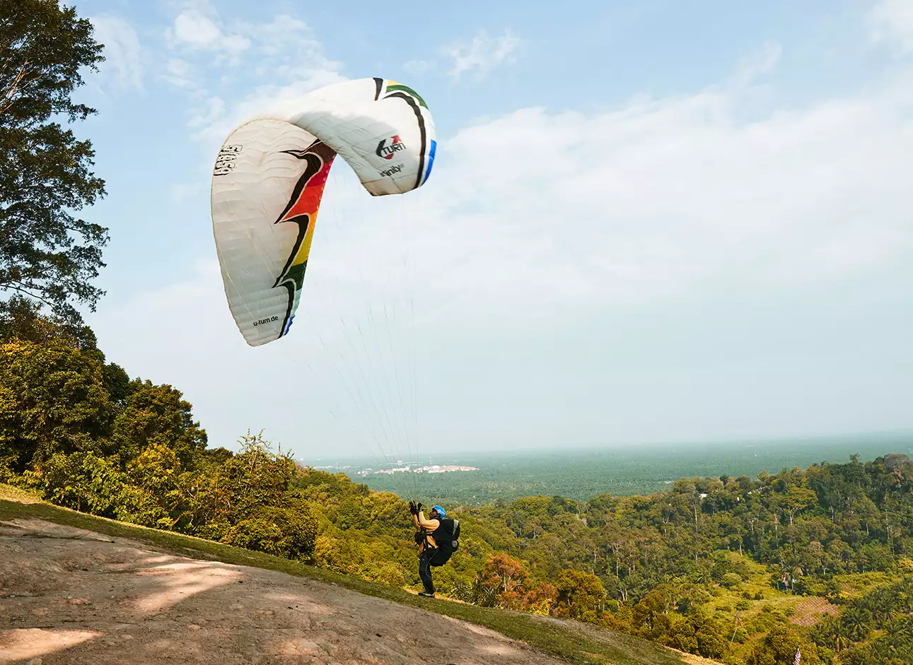 Paragliding - Soar high and experience the thrill of paragliding flights