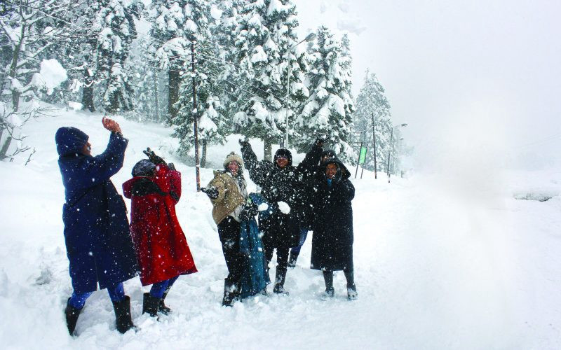 Winter Wonderland Kashmir Snow Trip - Snow-covered landscapes in Kashmir
