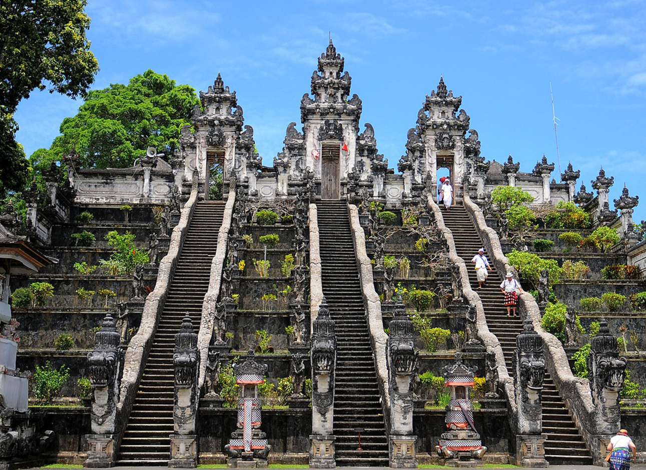 Top private tour packages