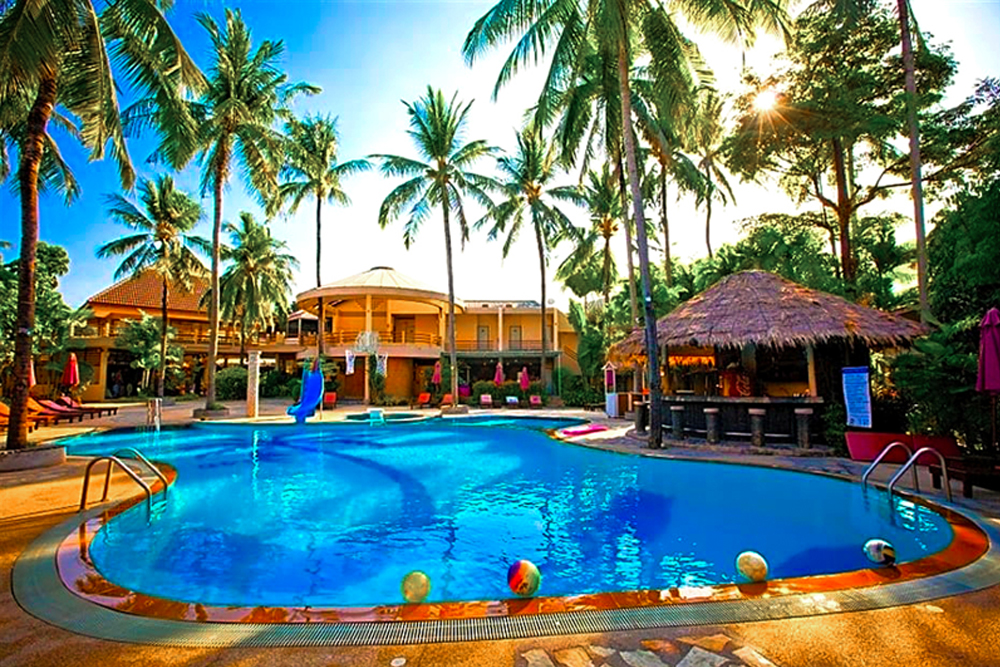 Phuket Island Beach Holiday - Relax on the stunning beaches of Phuket