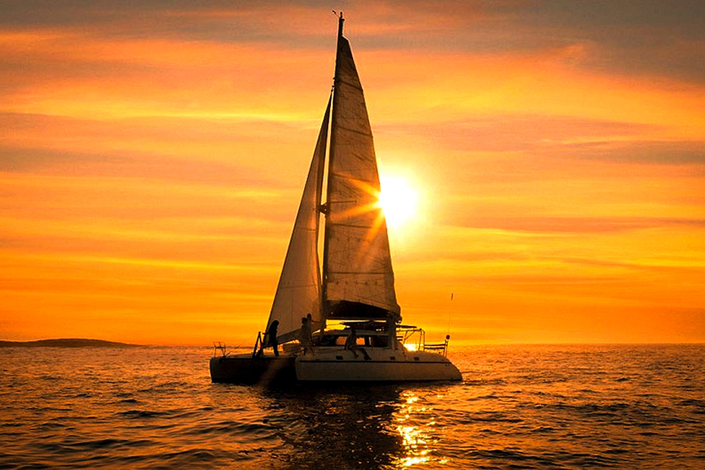 Phuket Island Beach Holiday - Relax on the stunning beaches of Phuket
