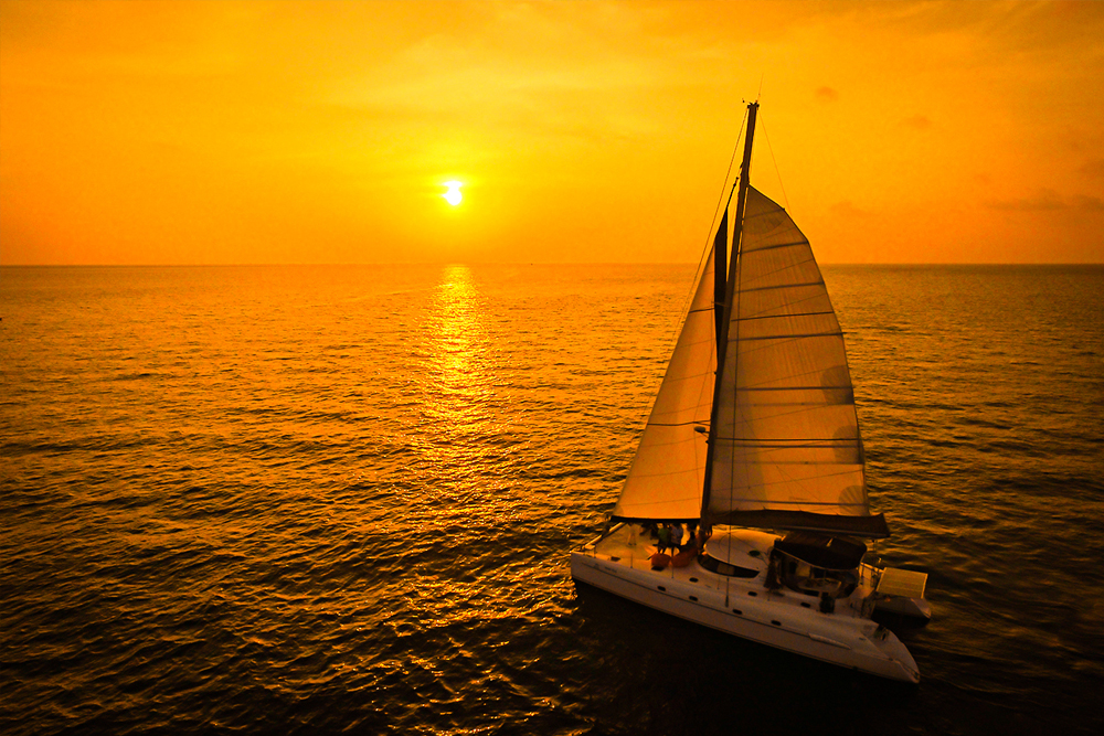 Phuket Island Beach Holiday - Relax on the stunning beaches of Phuket