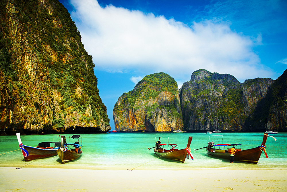 Phuket Island Beach Holiday - Relax on the stunning beaches of Phuket