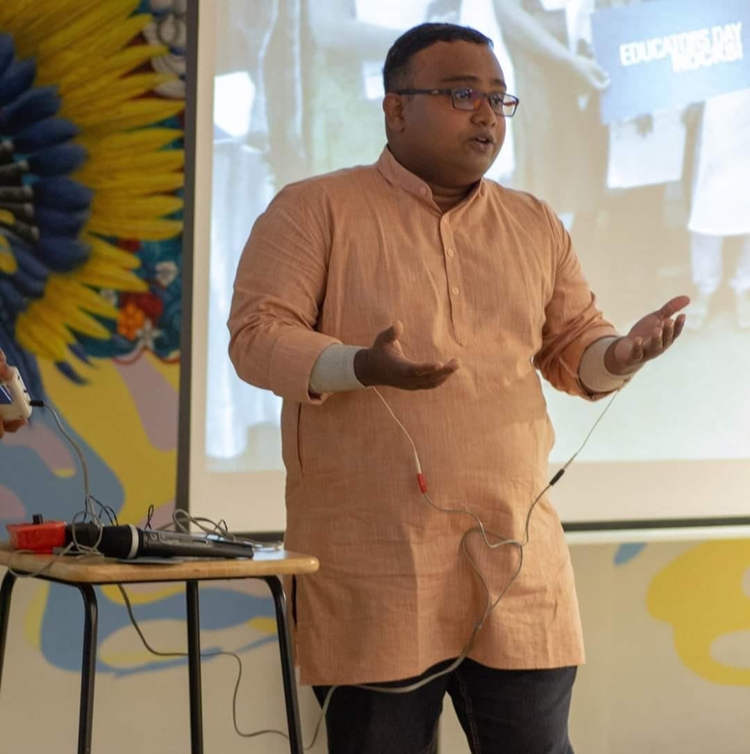 Siddharth Nair - Satisfied customer expressing their enjoyment of the amazing pictures and electronic experience of various exotic locations provided by Lovely Trails